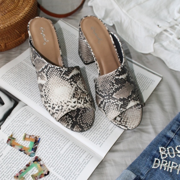 🚨ON SALE//The Tasha// Snake print Mule/ Slide - Picture 5 of 8